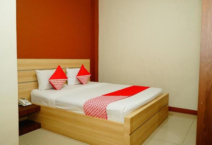 בית מלון כפרי Oyo 629 Grand Vella