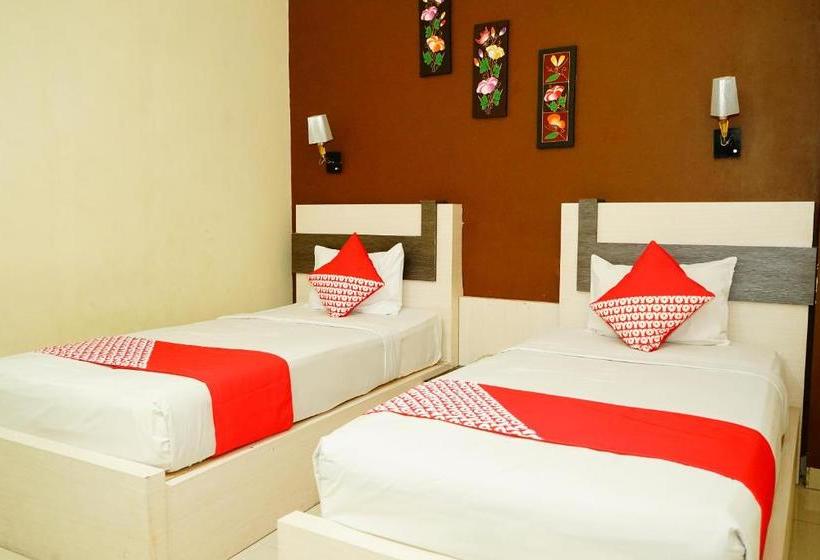 בית מלון כפרי Oyo 629 Grand Vella