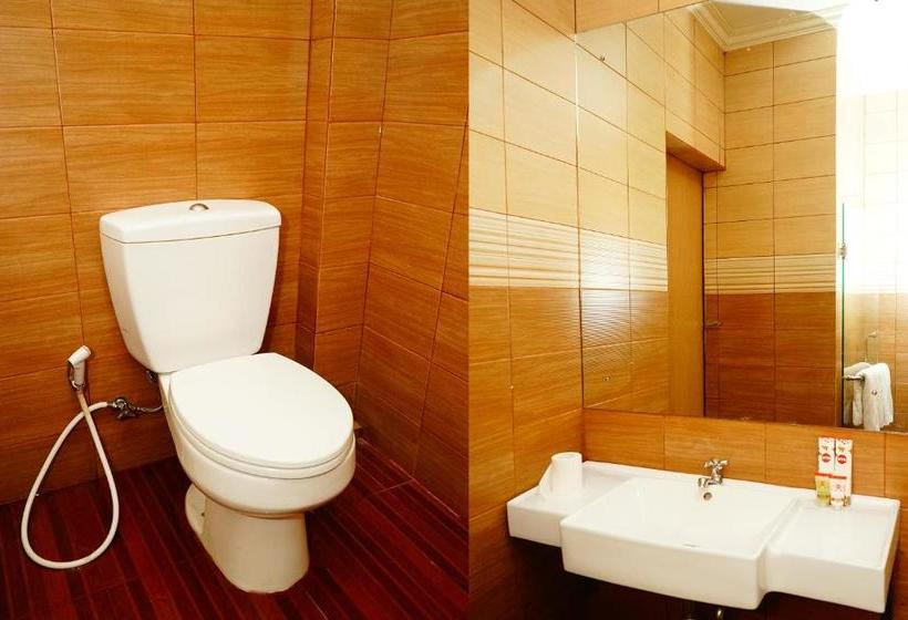 בית מלון כפרי Oyo 629 Grand Vella