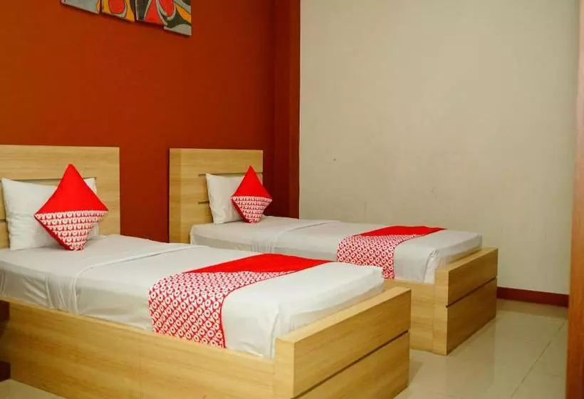 ホテル Oyo 629 Grand Vella