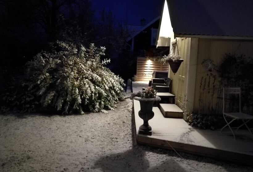 پانسیون L Floras Trädgård