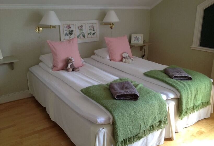 پانسیون L Floras Trädgård