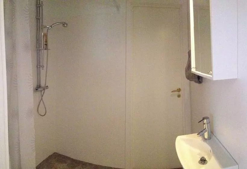 Majatalo L Floras Trädgård