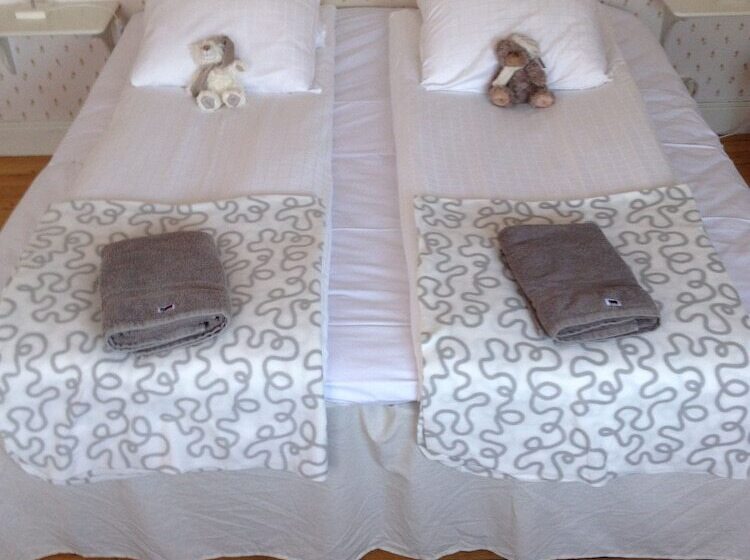 پانسیون L Floras Trädgård