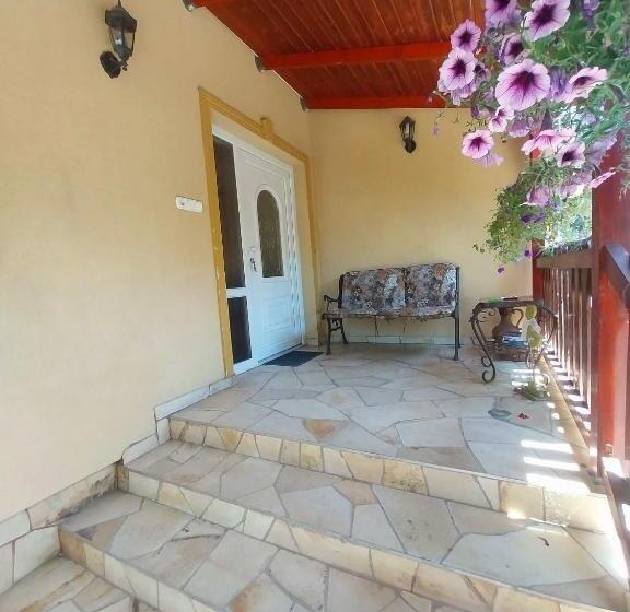 بنسيون Lipták Vendégház