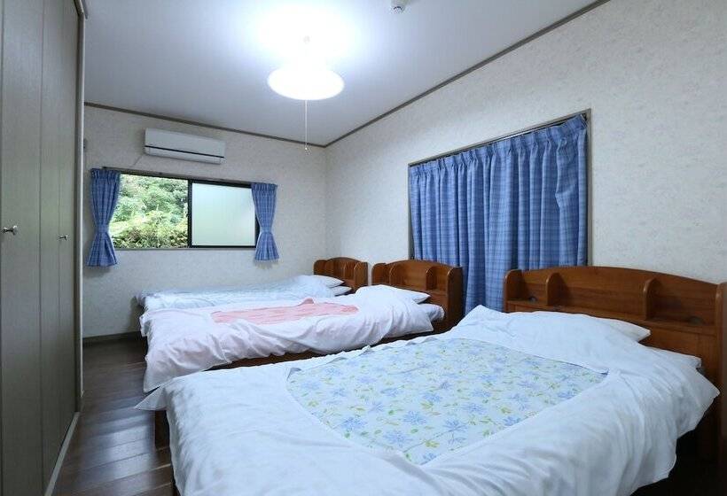 Pensió Minshuku Shiratani