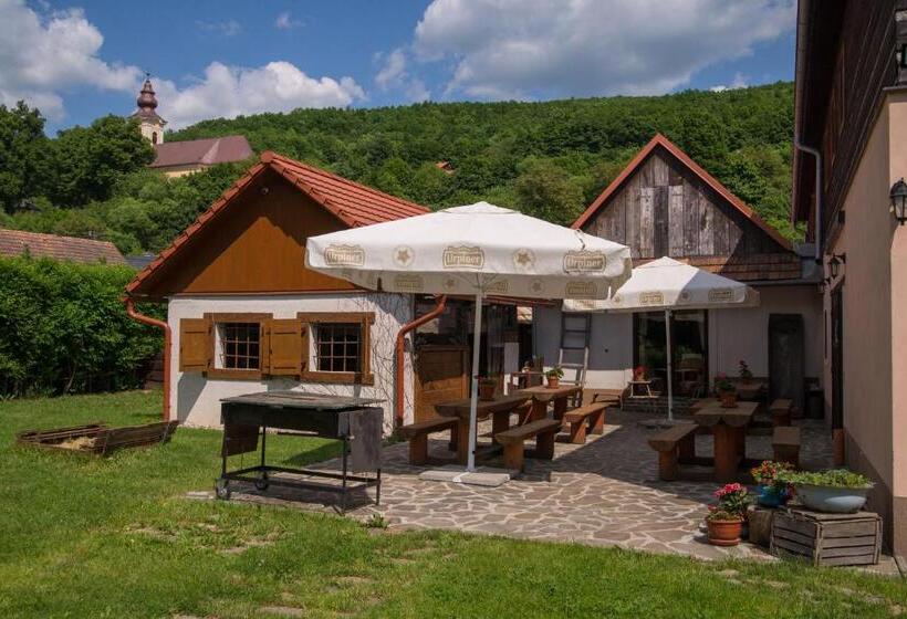 بنسيون Penzión Starý Hostinec