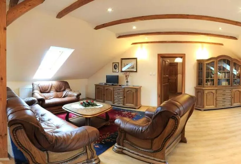 ペンション Penzion A Restaurace Nad Hradem