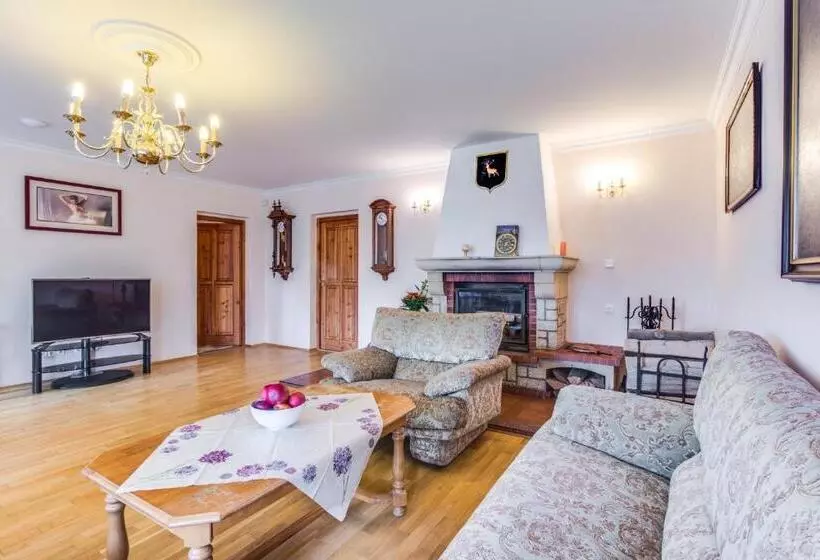 ペンション Penzion A Restaurace Nad Hradem