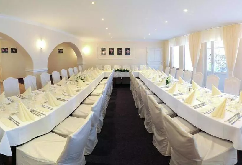 ペンション Penzion A Restaurace Nad Hradem