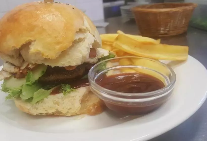 ペンション Penzion A Restaurace Nad Hradem