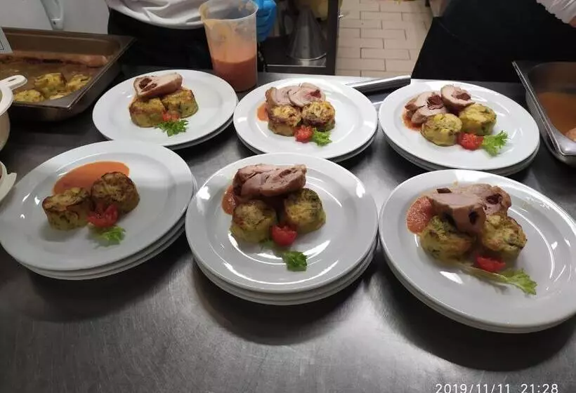 ペンション Penzion A Restaurace Nad Hradem