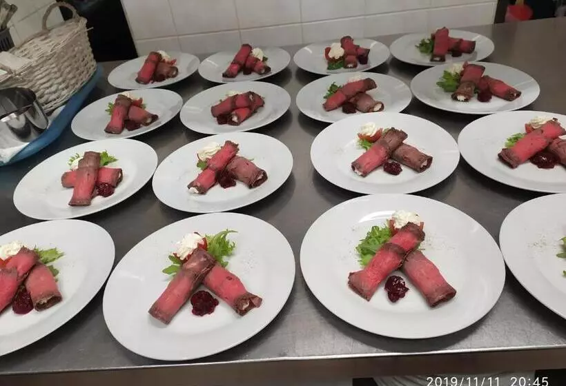 ペンション Penzion A Restaurace Nad Hradem