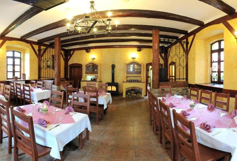 פנסיון Penzion A Restaurace Nad Hradem