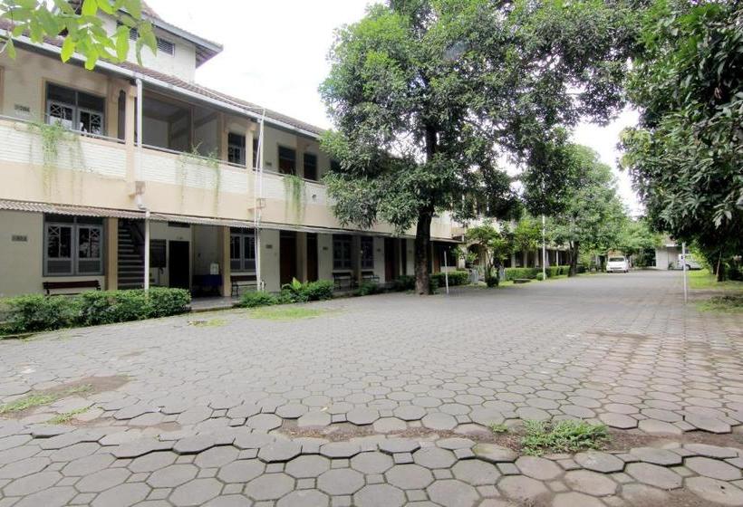 펜션 Wisma Sargede