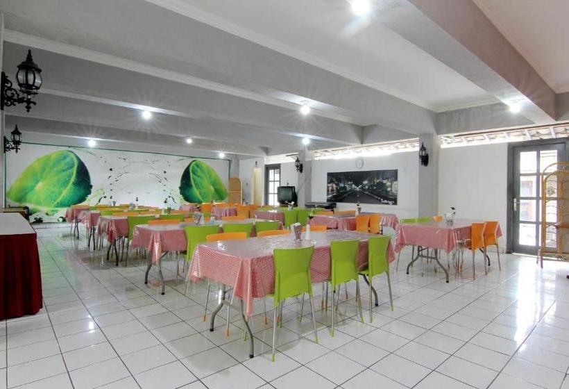 펜션 Wisma Sargede