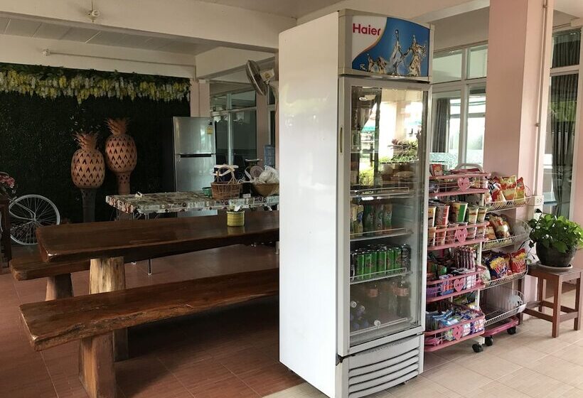 Общежитие Ponlaan Apartment