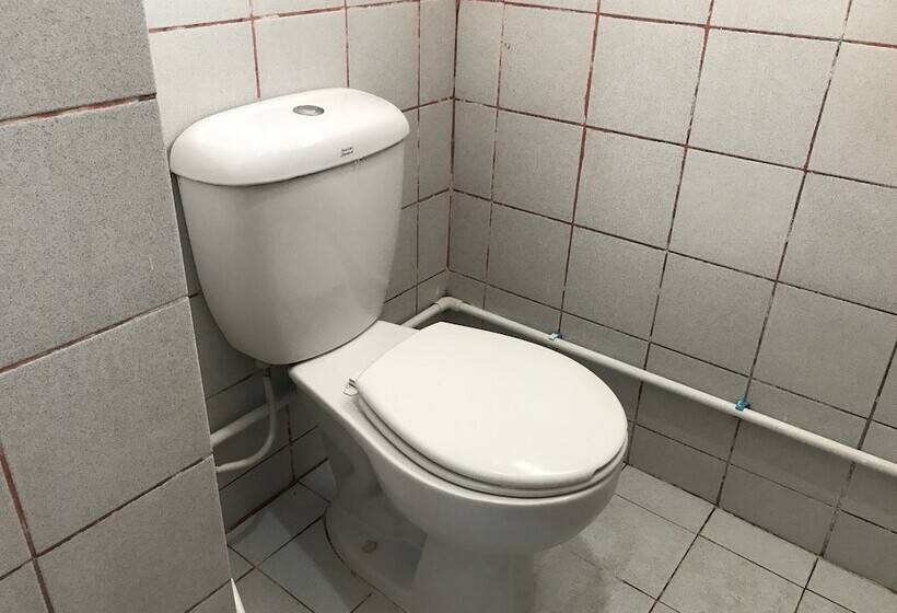 Общежитие Ponlaan Apartment