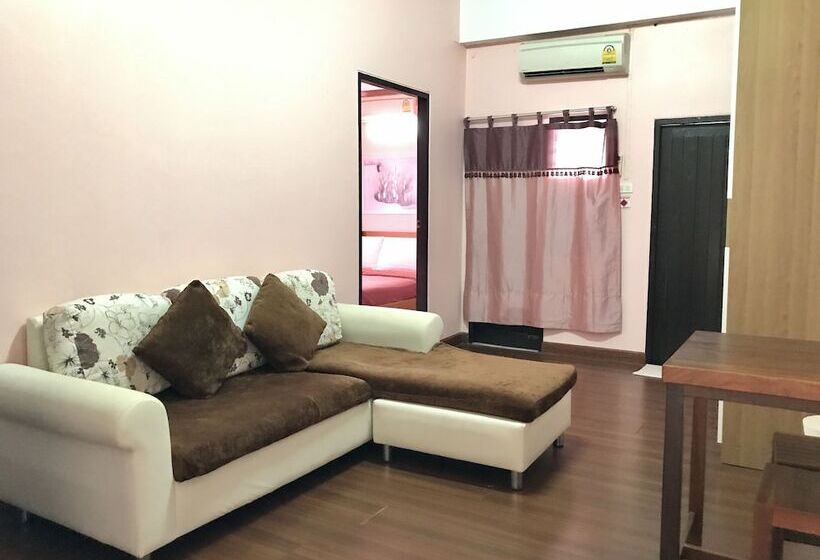 Общежитие Ponlaan Apartment