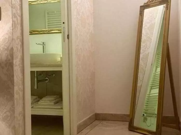 تختخواب و صبحانه Dimora San Biagio Suites&apartment