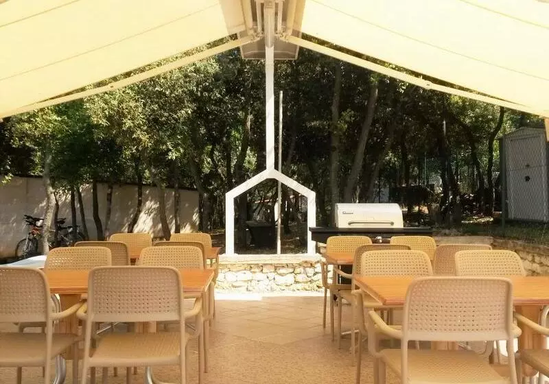 هتل Sunny Adriatic Apartments Valentin