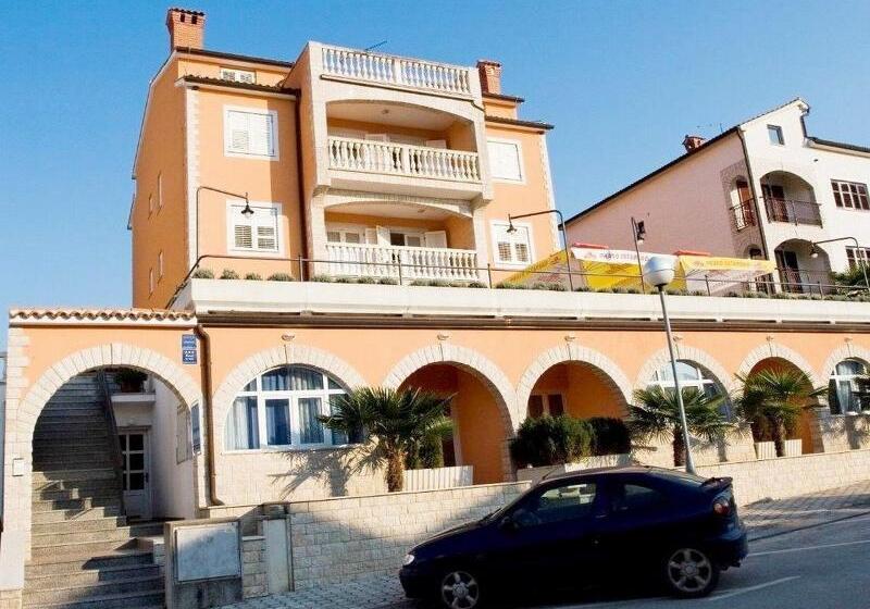 فندق Sunny Adriatic Apartments Valentin
