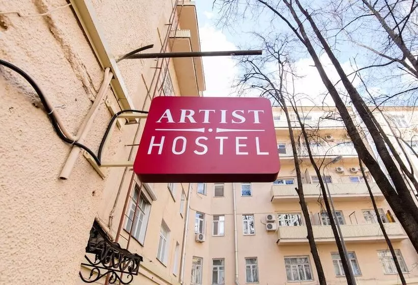 هتل Artist Hostel On Kazansky