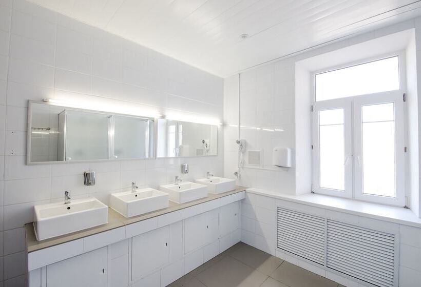 בית מלון כפרי Artist Hostel On Kazansky