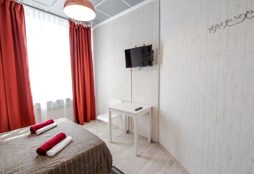 בית מלון כפרי Artist Hostel On Kazansky