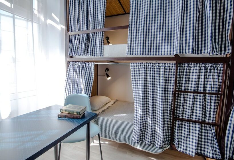 בית מלון כפרי Artist Hostel On Kazansky