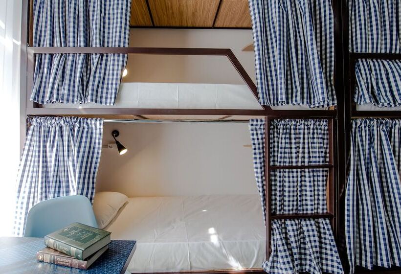 בית מלון כפרי Artist Hostel On Kazansky