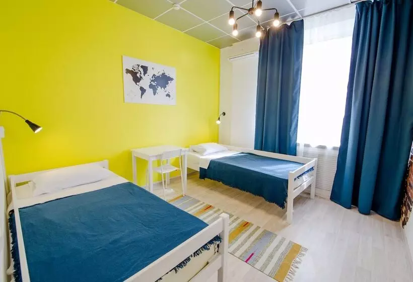 هتل Artist Hostel On Kazansky