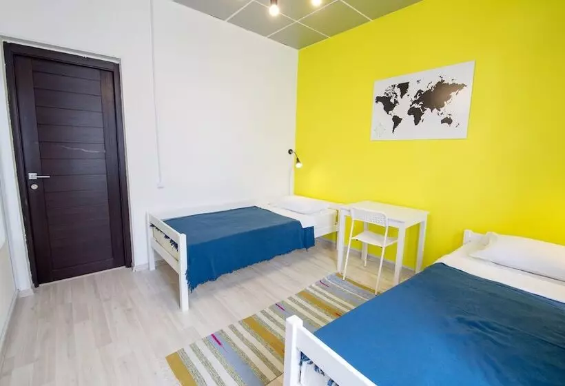 هتل Artist Hostel On Kazansky