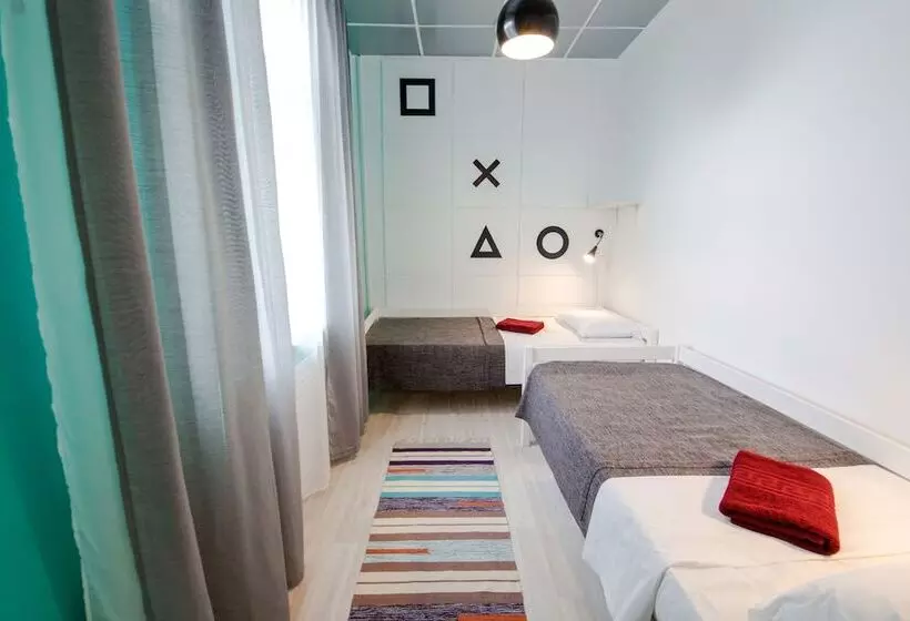 هتل Artist Hostel On Kazansky