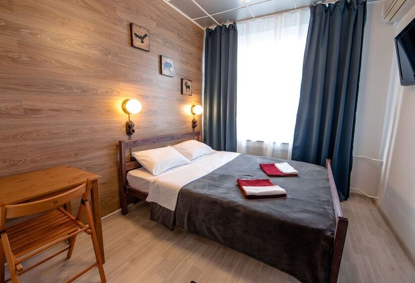 בית מלון כפרי Artist Hostel On Kazansky