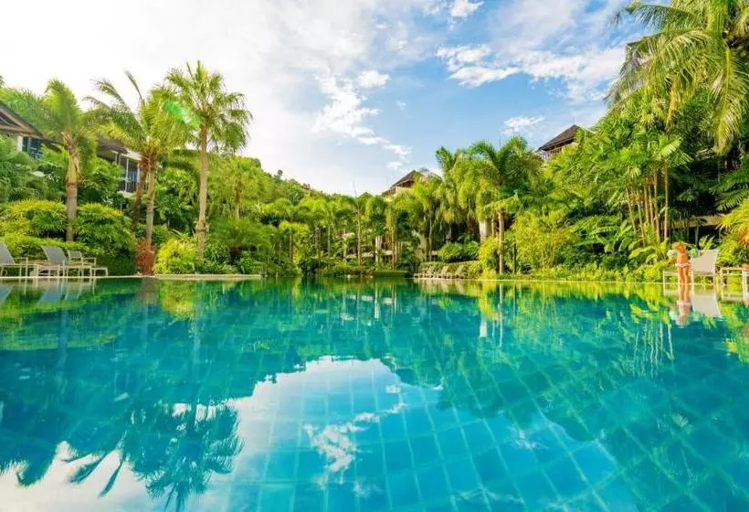 Hotelli Bangtao Beach Garden By Resava Group