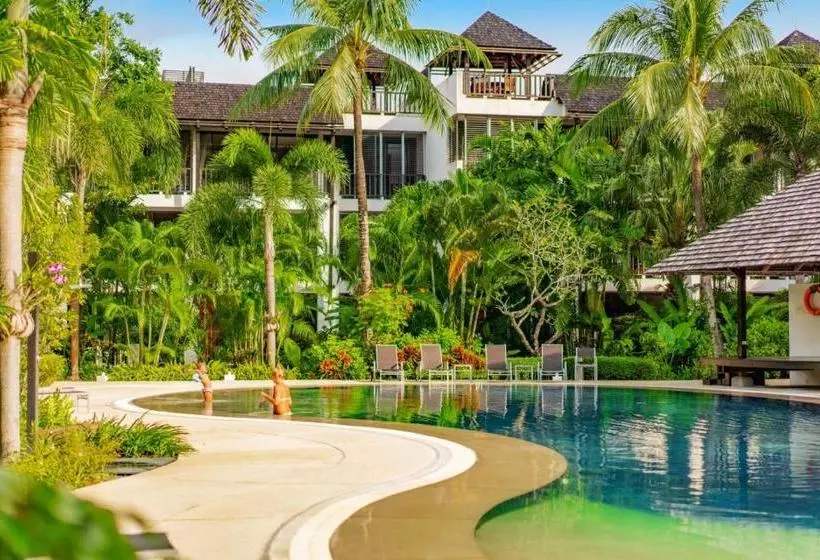 Hotelli Bangtao Beach Garden By Resava Group