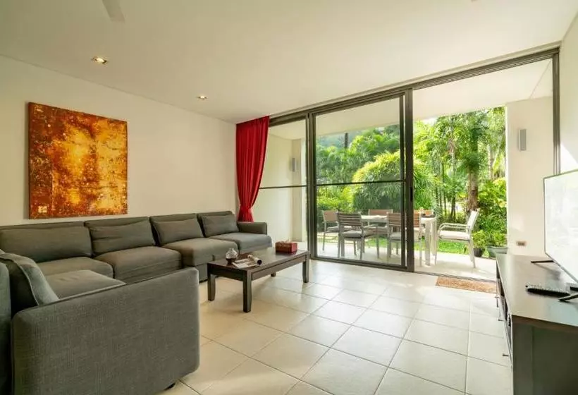 Hotelli Bangtao Beach Garden By Resava Group