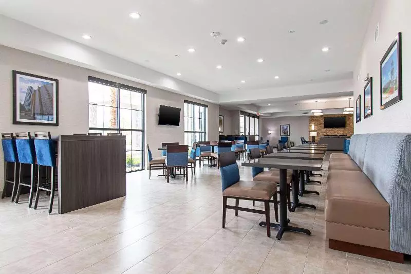 ホテル Comfort Suites Humble Houston Iah