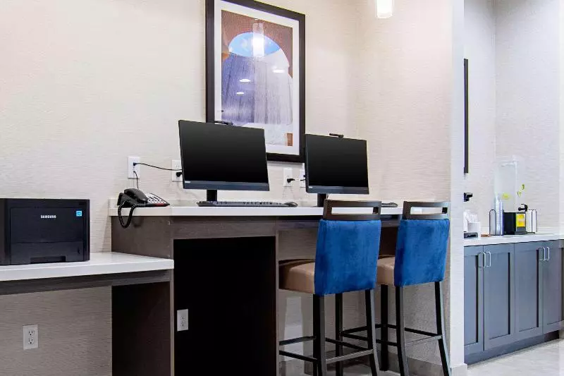 ホテル Comfort Suites Humble Houston Iah