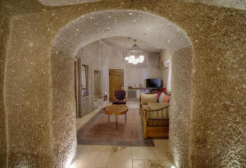 هتل Hera Cave Suites