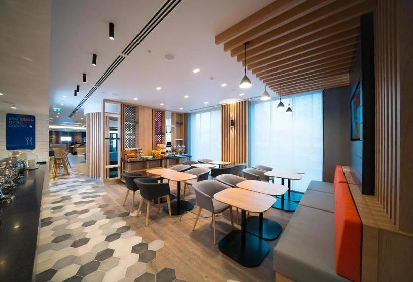 בית מלון כפרי Holiday Inn Express Moscow  Baumanskaya, An Ihg