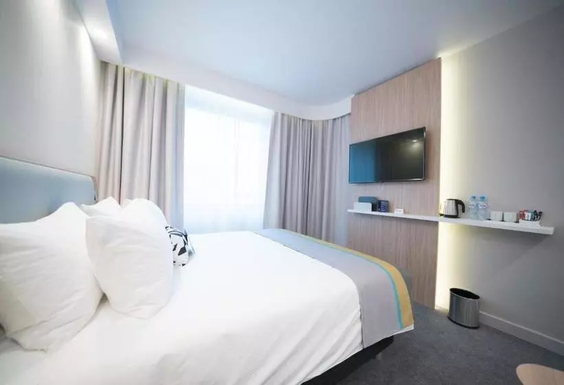 ホテル Holiday Inn Express Moscow  Baumanskaya, An Ihg