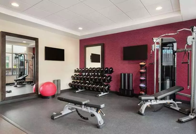 ホテル Home2 Suites By Hilton Madison Central Alliant Energy Center