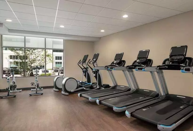 ホテル Home2 Suites By Hilton Madison Central Alliant Energy Center