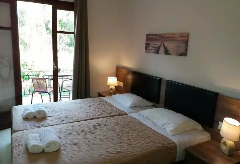 Hotelli Mileona Rooms