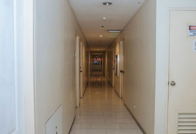 בית מלון כפרי Reddoorz At Tjmg By Bel Air Polaris Makati