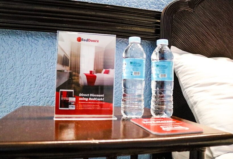 Hotelli Reddoorz @ Junquera Extension Cebu