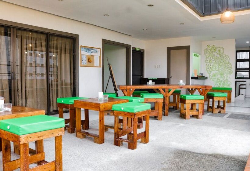 Hotelli Reddoorz @ Junquera Extension Cebu