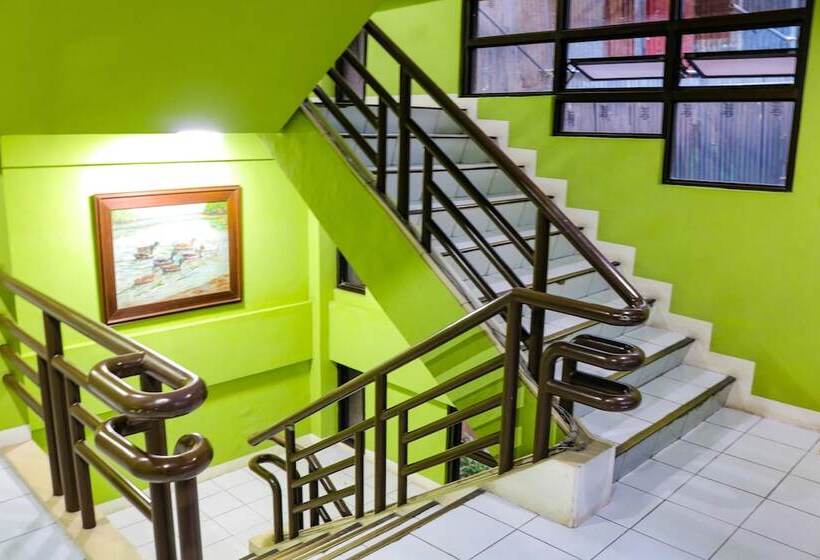 Hotelli Reddoorz @ Junquera Extension Cebu
